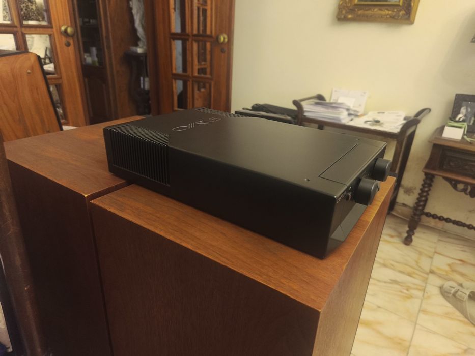 Cyrus Straight Line Amplificador Integrado