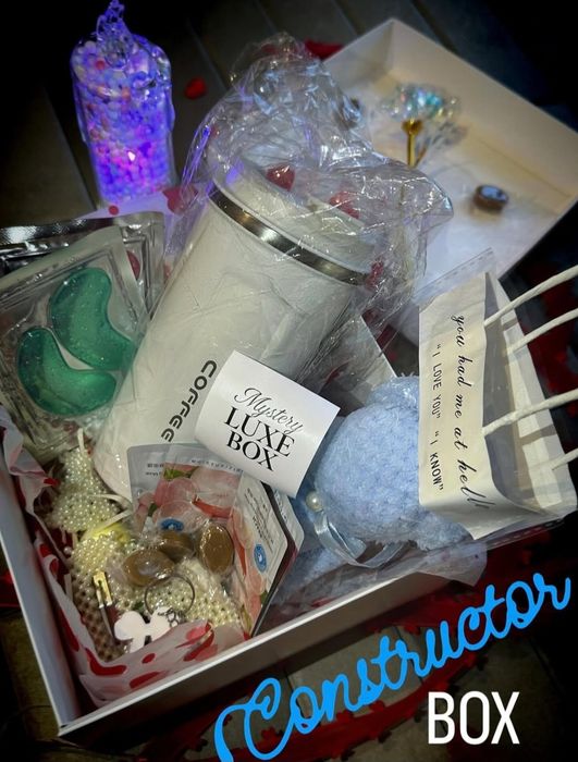 Подарунок для дівчини, сюрприз бокс, бокс-загадка