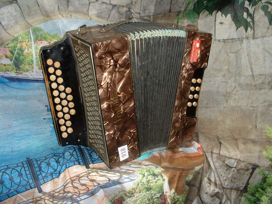 Concertina para venda N, 918