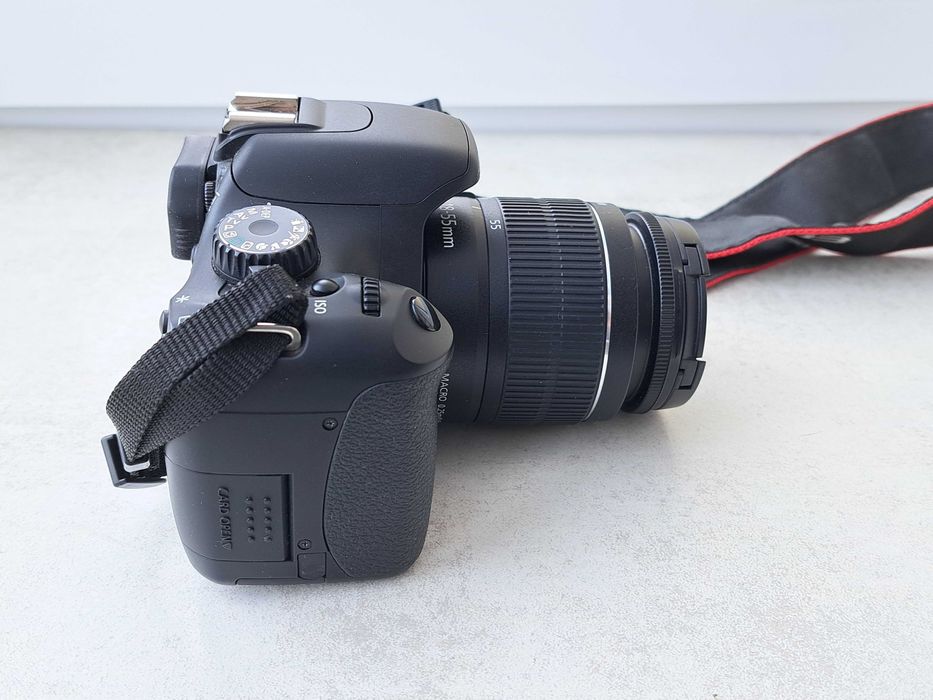 цифрова дзеркальна камера Canon EOS 550D