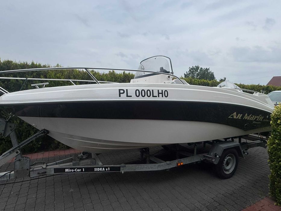 Łodź motorowa z silnikiem zaburtowym Honda BF 150