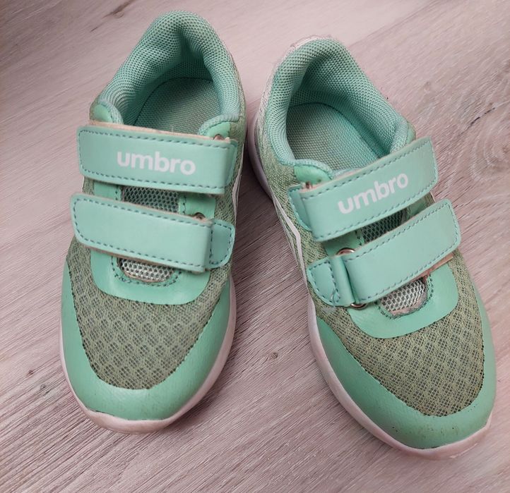 Adidasy dziewczęce r. 26