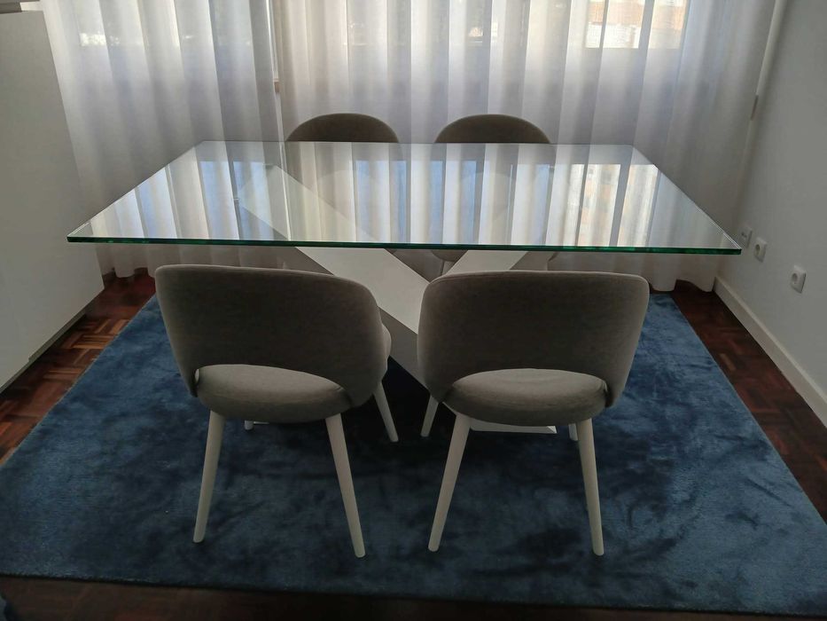 Sala de jantar completa