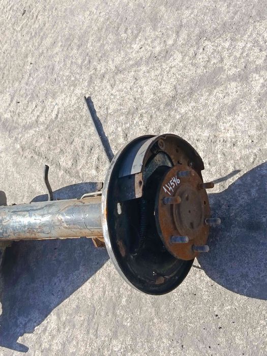 Eixo traseiro tambor NISSAN Cabstar Chassis (F22, H40)