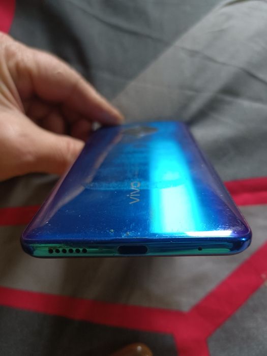 Смартфон вживаний Vivo V17 ,гарний стан