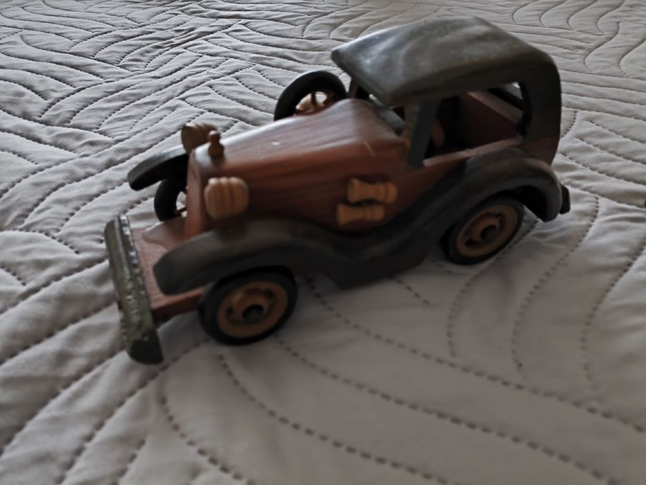 Brinquedos em madeira