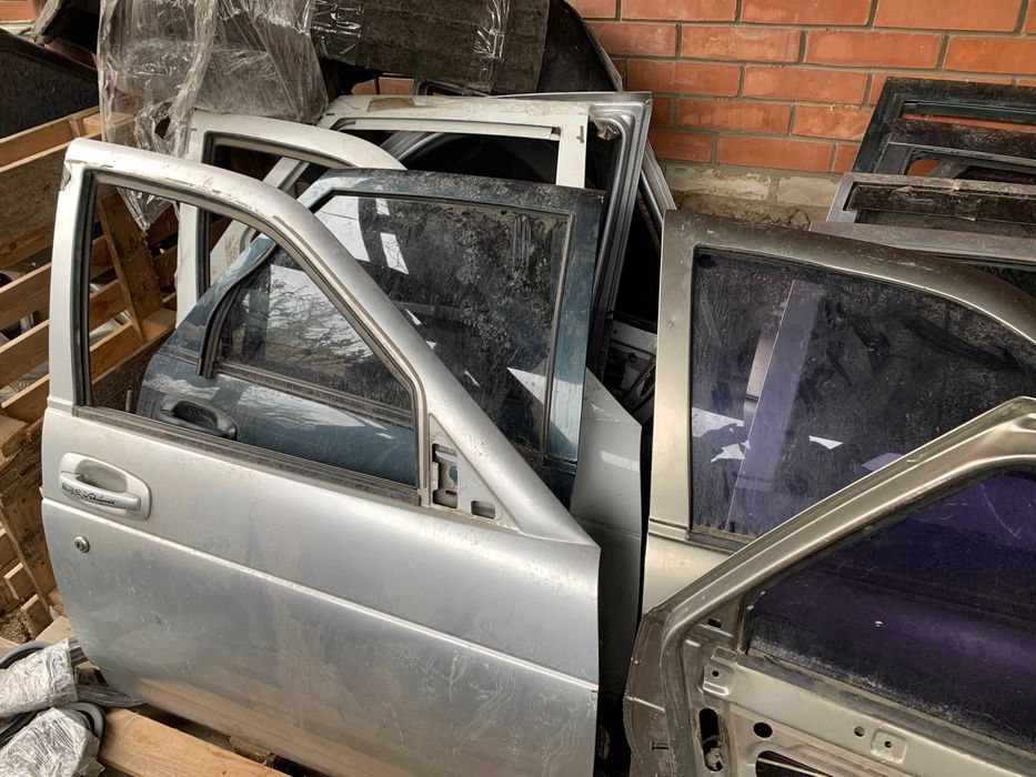 Продам двери на Ваз 2110Приору 2170