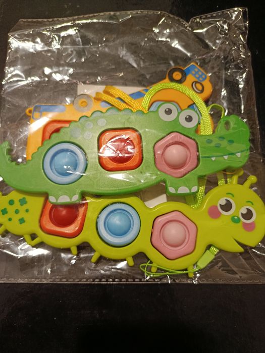 Brinquedo de três peças