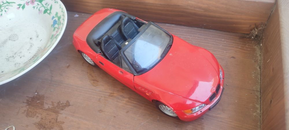 Miniatura BMW Z3 Roadster 1/18 – Rara UT Models (Coleção Diecast)