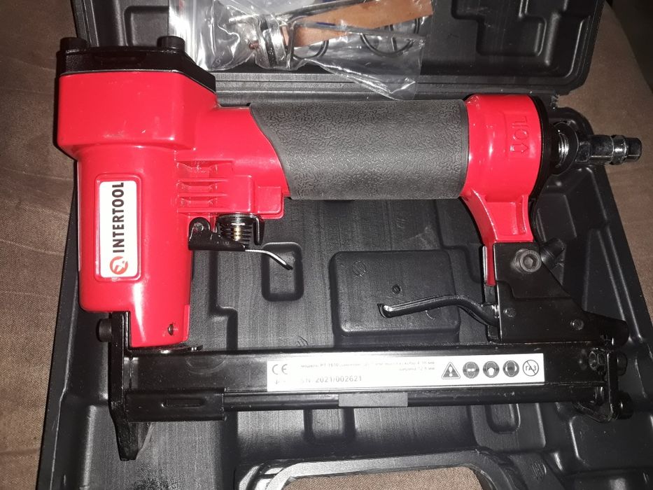 Степлер пневматичний INTERTOOL PT-1610