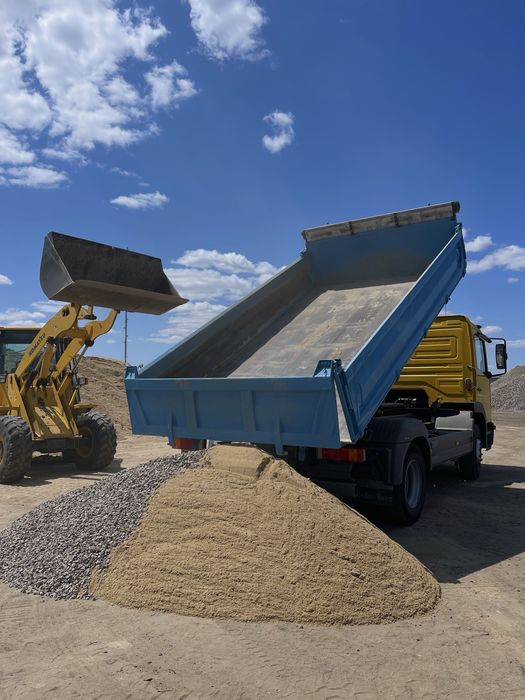 Доставка сыпучих материалов вывоз мусора каток септики манипулятор