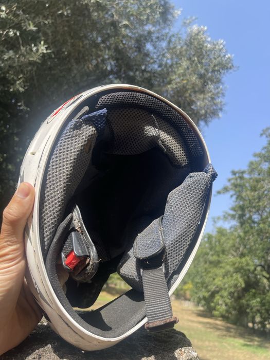 Capacete mota enduro Bell.
