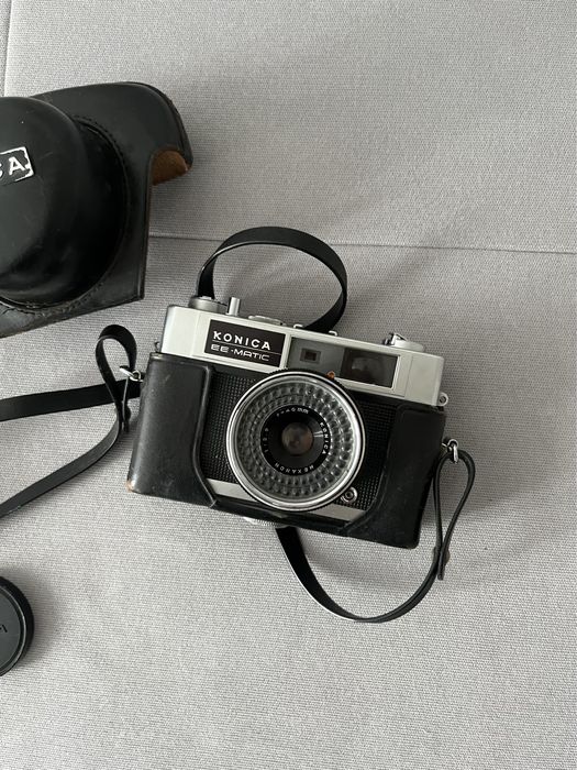 Плівковий фотоапарат Konica EE Matic