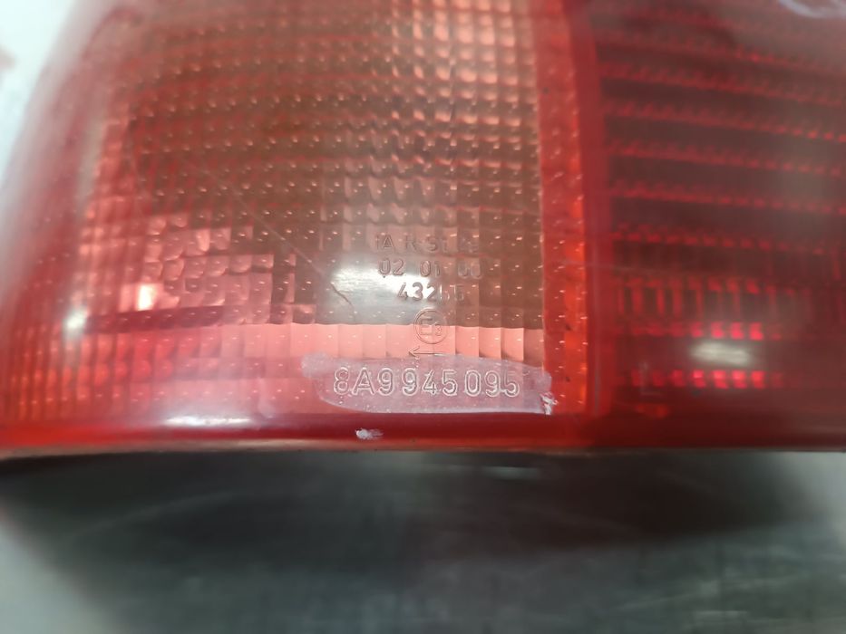 Farolim Esquerdo AUDI 80 B3 três volumes - 8A9945095