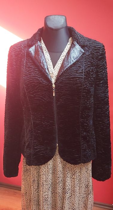 Żakiet krótki czarny