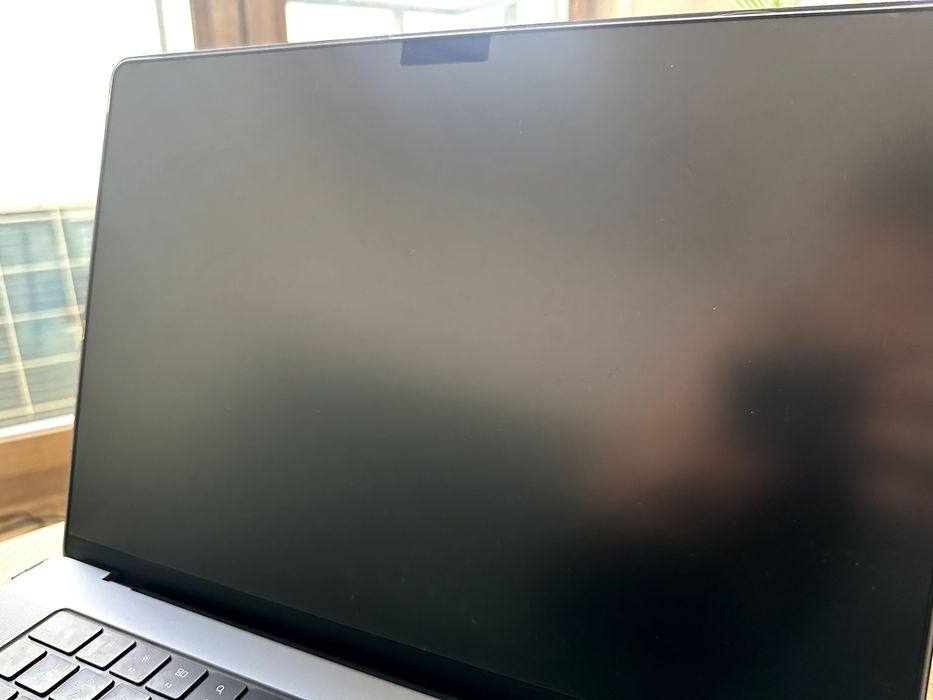 MacBook PRO MAX 2 12CPU 38GPU 16”, 32Ram, 1tb.