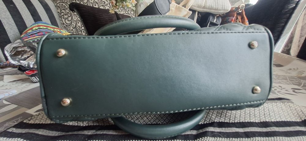 Mala Guess Cessily Box Satchel