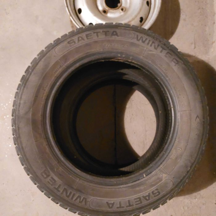 Шини і диск різні на R16, R14.