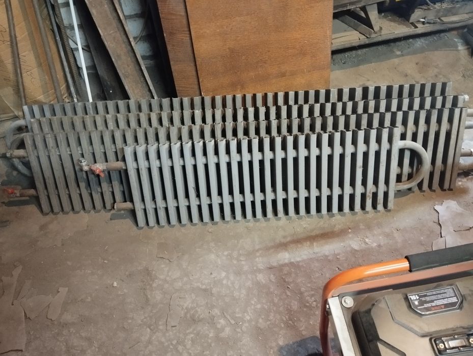 Продам батареи металлические