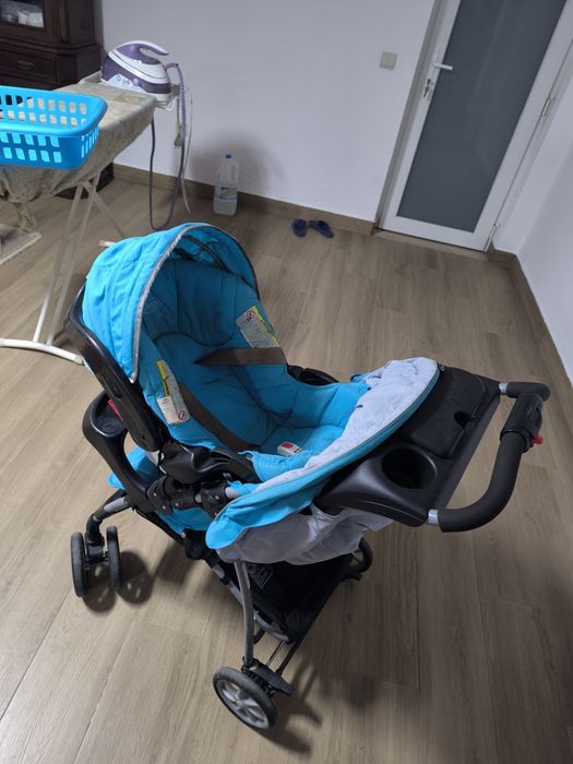 Carrinho de bebê com ovo