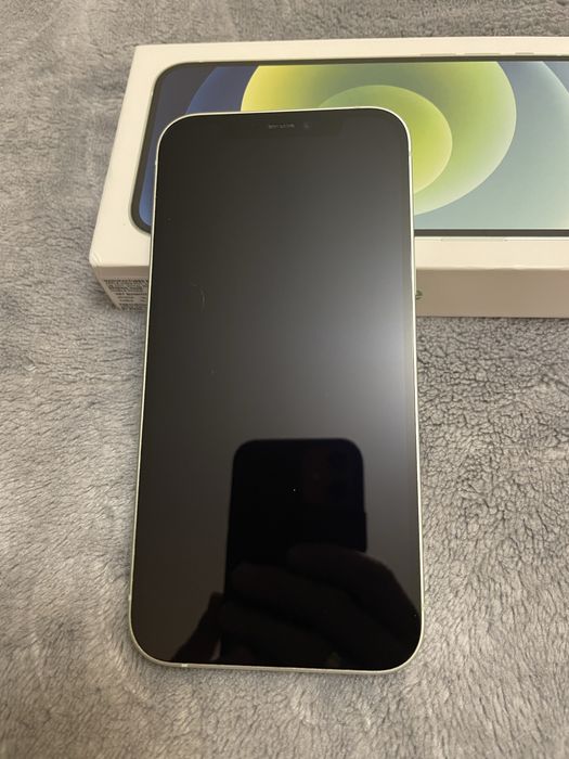 Продам Iphone 12