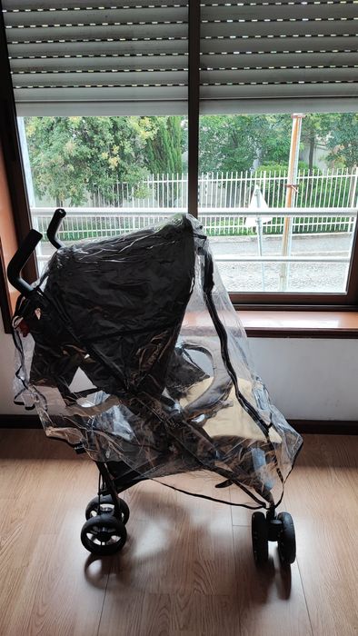 Carrinho bebe Concord como novo + capa chuva nova