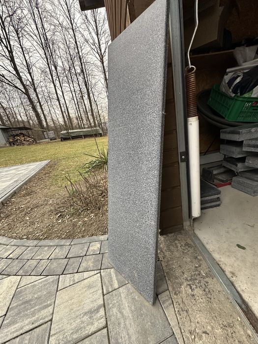 Schody kamienne i podstopnice