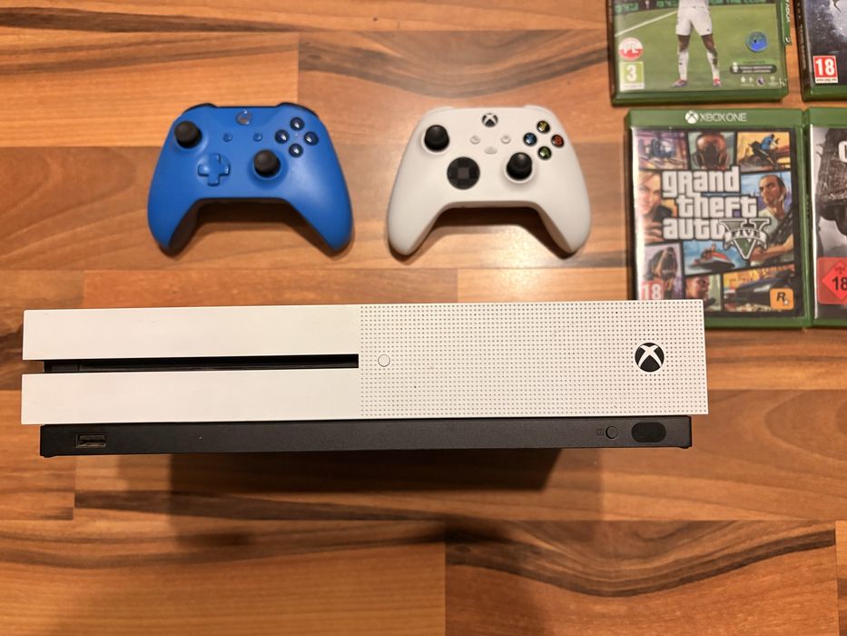 Xbox One S 1TB z napędem CD/Blu-Ray + 2 Pady (1 na gwarancji!) + FC 25, GTA V, CoD