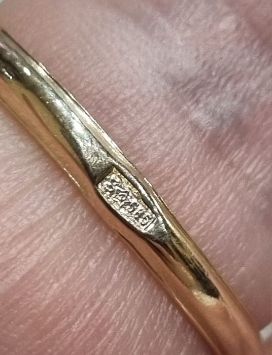 Золота каблучка з діамантами. ct 0,29