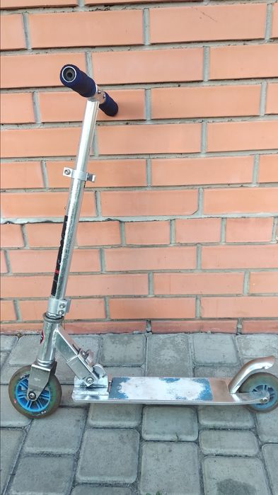 Дитячий самокат.