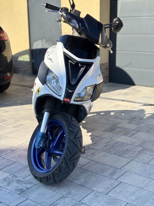 Aprilia sr 50 R Factory 2005 (Piaggio)