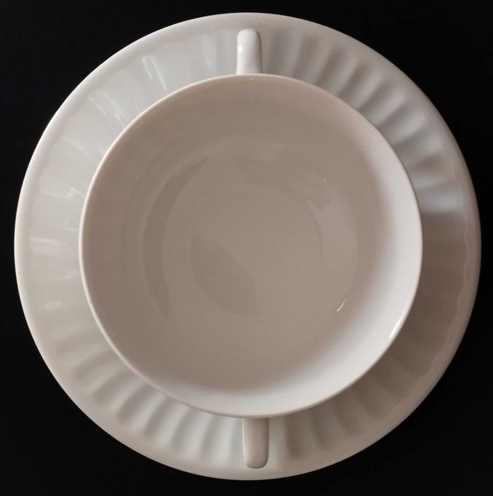 Lot 8 chávenas consomé com pires, Sagres, Vista Alegre, porcelana