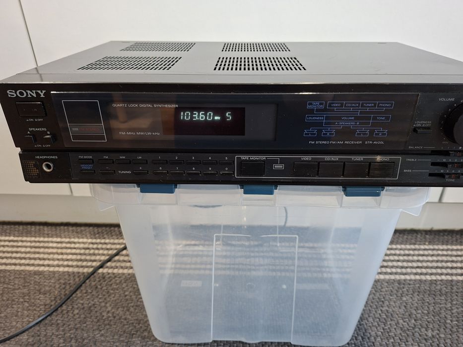 amplituner SONY STR-AV20L