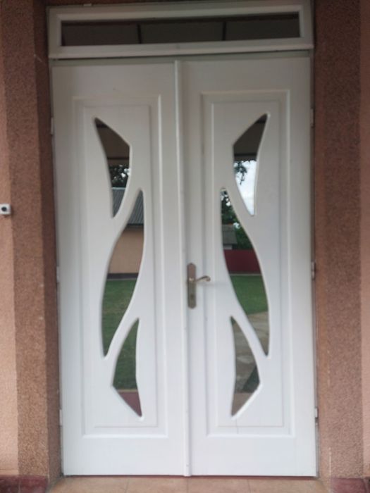 Продаються бу двері