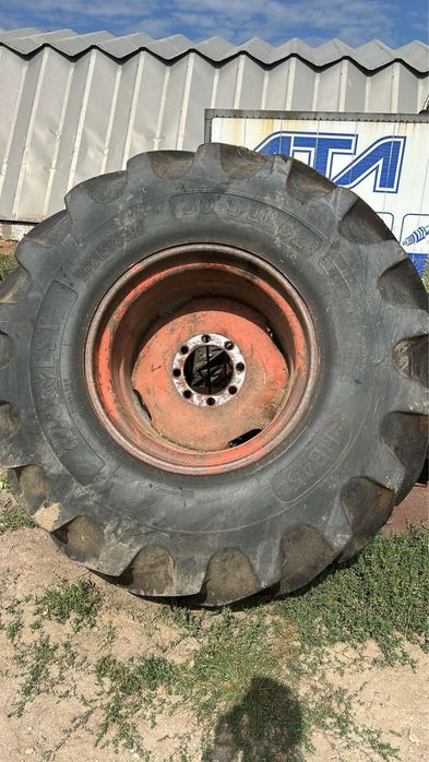 Шини 30.5L-32 (800/65R32) комбайн Дон-1500