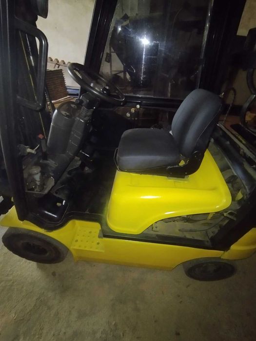 Продається заводський газовий навантажувач Hyundai 15L-4M (2012 р.в.).