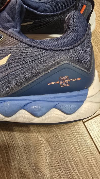 Продам волейбольні кросівки mizuno wave luminous 2 blue