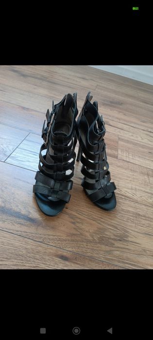 Buty damskie Guess