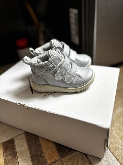 Демісезонні шкіряні черевики Ecco