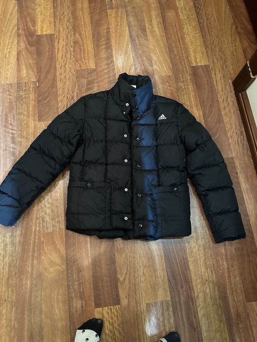 Пуховик adidas , чорна куртка . Адідас