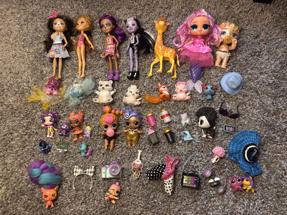 Різні ляльки  LOL Enchantimals Hatchimals Pixies  Candylocks