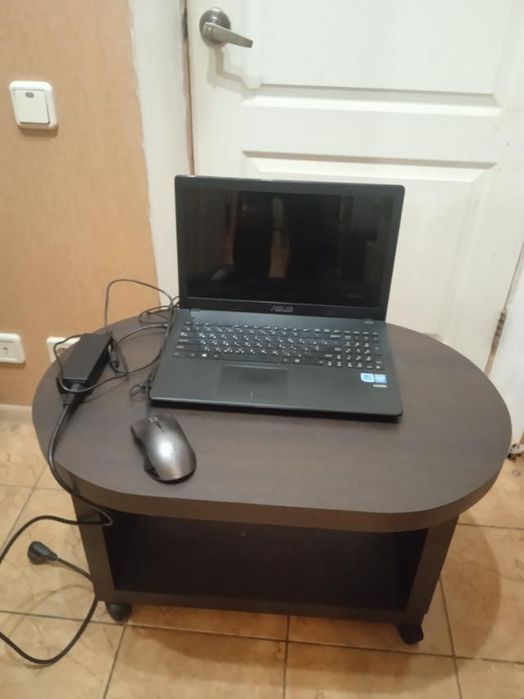 Стол обедений  60 на 60