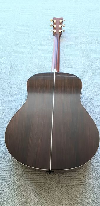 Guitarra electroacustica Yamaha LL-TA.