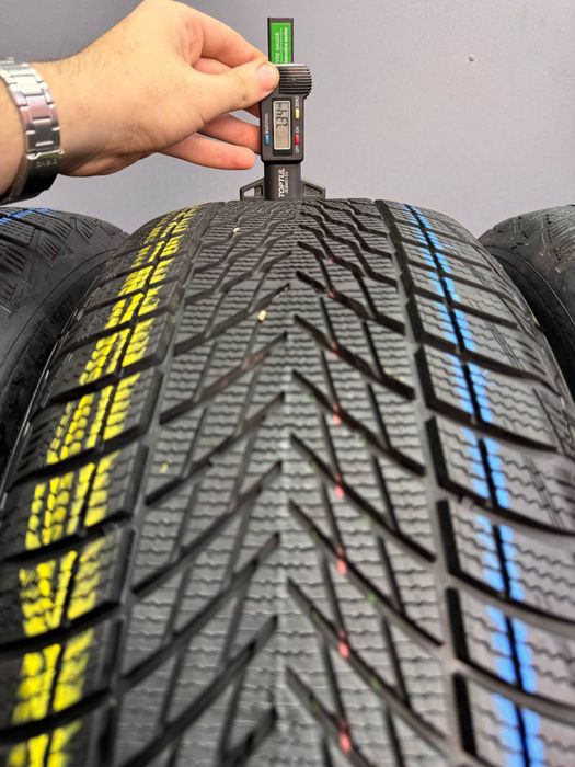 Шины БУ 235 45 R 20 Goodyear ultragrip performance 3 Зима Комплект