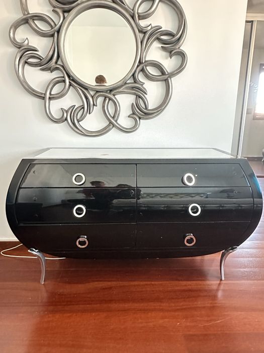 Quarto lacado preto alto brilho