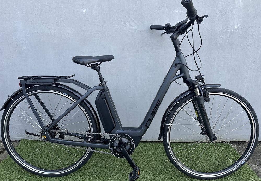 Rower elektryczny CUBE Town silnik BOSCH damka koła 28” Nowy Okazja