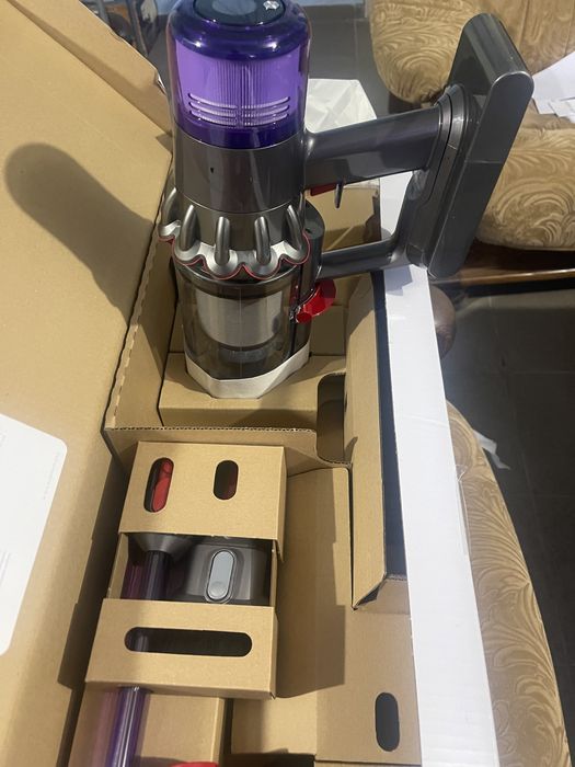 Пилисос dyson v15 origin . Новий.