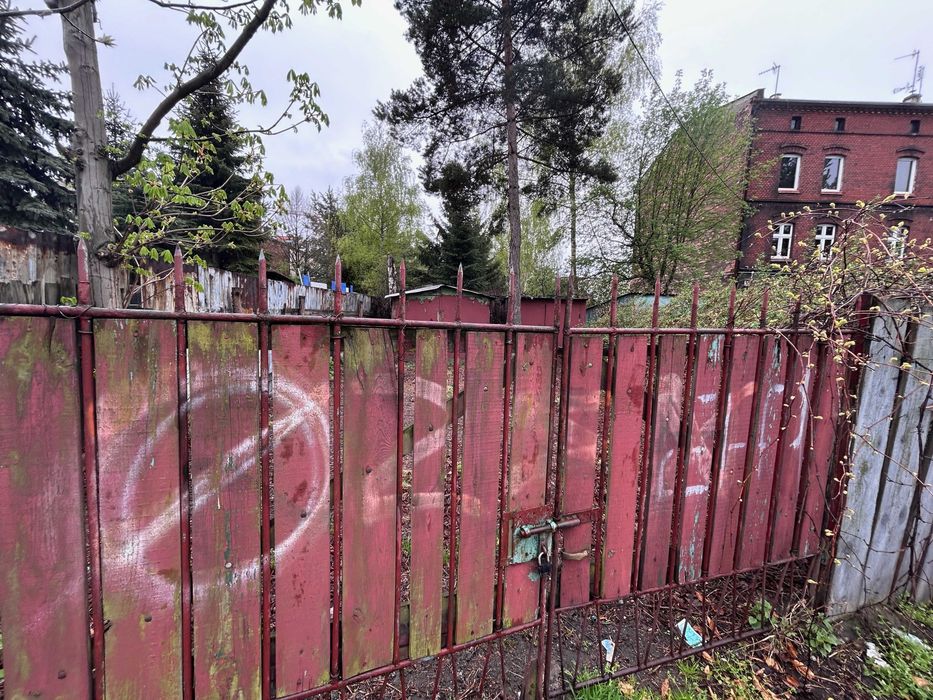 REZERWACJA Garaż i blaszak na działce ok.210 m² - Katowice, Równoległa (umowa dzierżawy od miasta) - - Widok 5