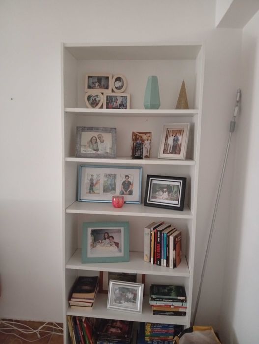 Estante Ikea e microndas