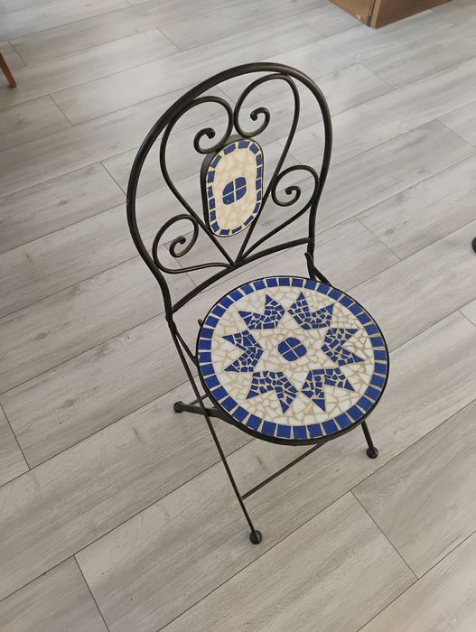 Krzesło ogrodowe z mozaiką śliczne